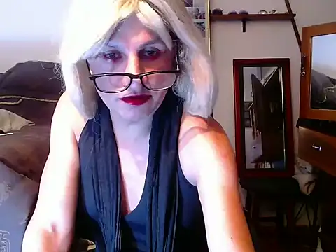 LorenJade online show from 06/18/26, 09:36