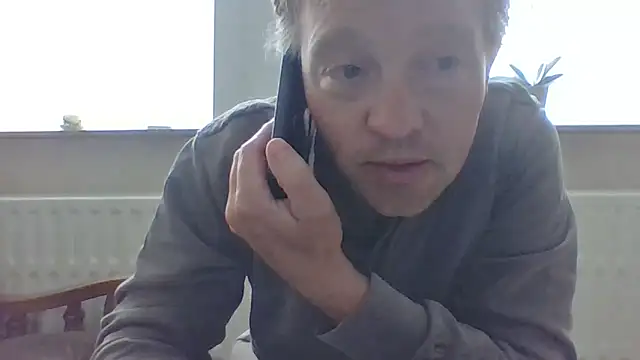 Snapshot of bertolini chatting on 05/11/26, 01:06 bertolini online show from 05/11/26, 01:06