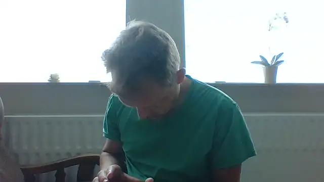 Snapshot of bertolini chatting on 06/05/26, 07:25 bertolini online show from 06/05/26, 07:25