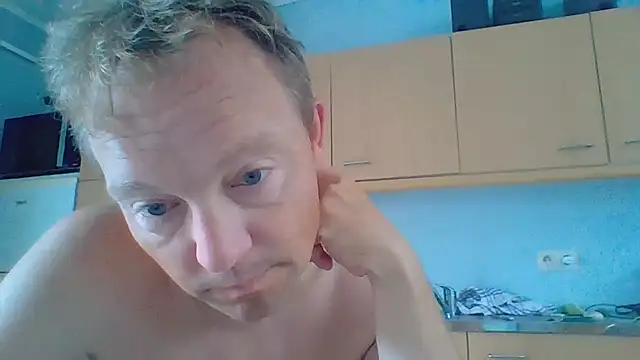 Snapshot of bertolini chatting on 07/14/26, 07:57 bertolini online show from 07/14/26, 07:57
