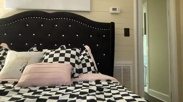 sexylilly69 online show from 04/30/26, 01:12
