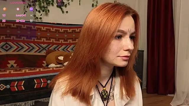 Snapshot of girl_with_snaketatto0 chatting on 12/16/25, 01:32 girl with snaketatto0 online show from 12/16/25, 01:32