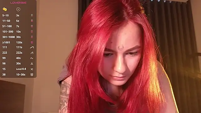 Snapshot of girl_with_snaketatto0 chatting on 02/16/26, 02:29 girl with snaketatto0 online show from 02/16/26, 02:29