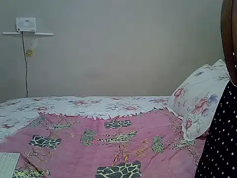 Cariepink online show from 07/18/26, 06:34