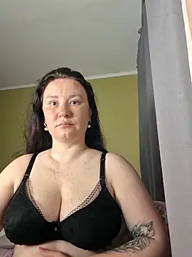 AlexaLexie online show from 05/17/26, 08:45