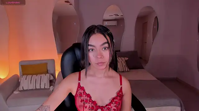 GigiLee  online show from 12/08/24, 11:51