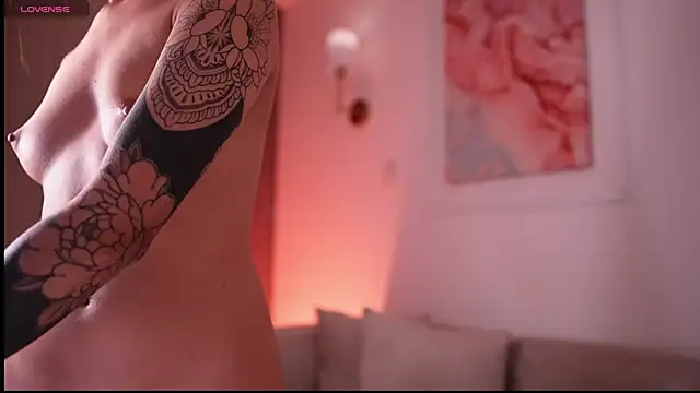 GigiLee  online show from 02/07/25, 02:19