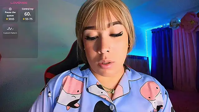 leahtemptation3 online show from 03/02/25, 08:48