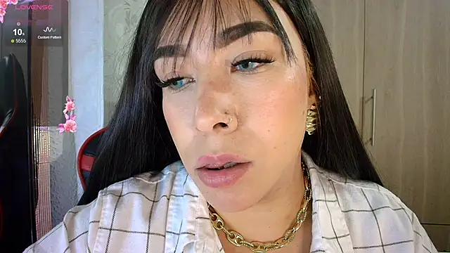 leahtemptation3 online show from 05/15/26, 11:34