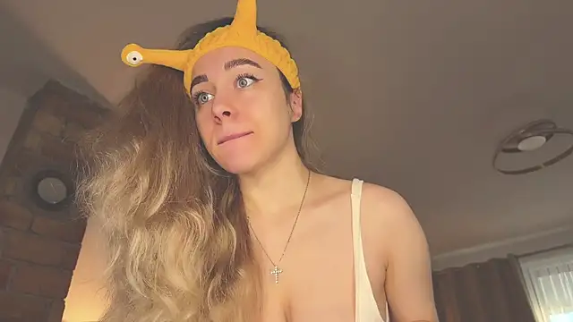 Snapshot of hotexclusive_ chatting on 12/03/24, 06:48 hotexclusive online show from 12/03/24, 06:48