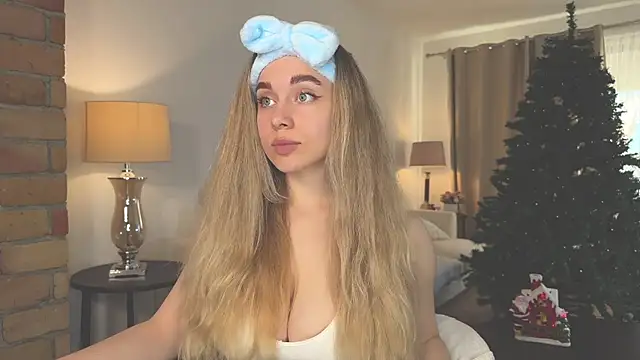 Snapshot of hotexclusive_ chatting on 12/13/24, 07:04 hotexclusive online show from 12/13/24, 07:04