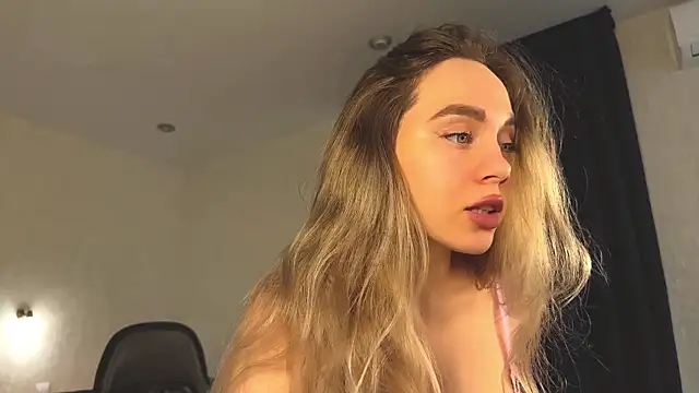 Snapshot of hotexclusive_ chatting on 02/28/25, 04:10 hotexclusive online show from 02/28/25, 04:10