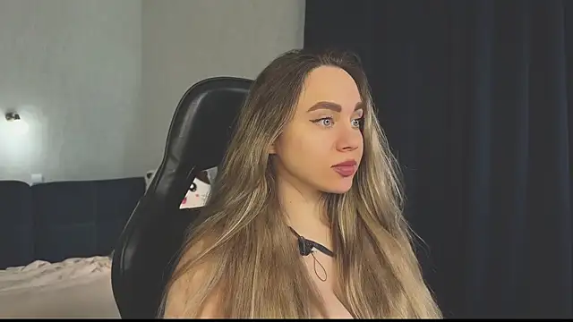 Snapshot of hotexclusive_ chatting on 03/07/25, 08:13 hotexclusive online show from 03/07/25, 08:13