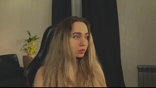 Snapshot of hotexclusive_ chatting on 03/22/25, 11:20 hotexclusive online show from 03/22/25, 11:20