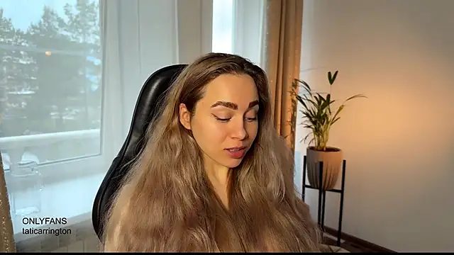 Snapshot of hotexclusive_ chatting on 10/29/25, 04:37 hotexclusive online show from 10/29/25, 04:37