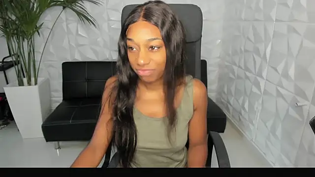 Snapshot of smileybabe chatting on 01/01/25, 10:00 smileybabe online show from 01/01/25, 10:00