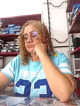 sophiahunt286 online show from 12/17/25, 02:12