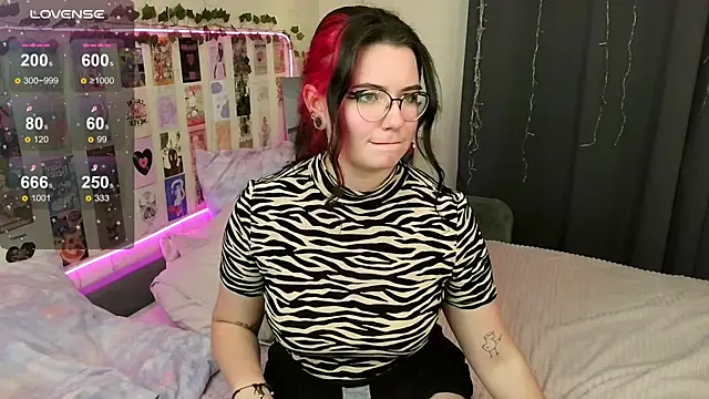 Snapshot of ss-katekisa-ss chatting on 02/26/25, 02:25 ss-katekisa-ss online show from 02/26/25, 02:25