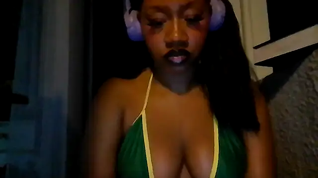 Snapshot of goddessdaisysky chatting on 07/22/26, 05:43 goddessdaisysky online show from 07/22/26, 05:43