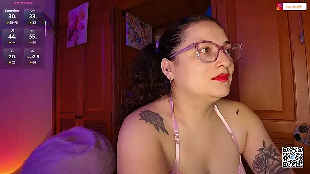 Snapshot of eva_rosse69 chatting on 05/17/26, 12:12 eva rosse69 online show from 05/17/26, 12:12