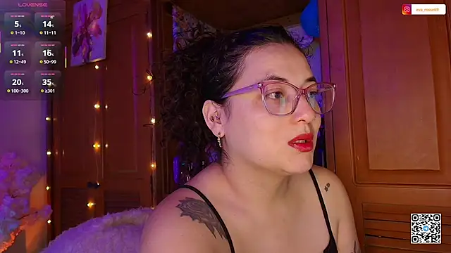 Snapshot of eva_rosse69 chatting on 05/18/26, 12:11 eva rosse69 online show from 05/18/26, 12:11