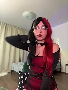 Evangeline Lawrence  online show from 02/24/25, 04:15