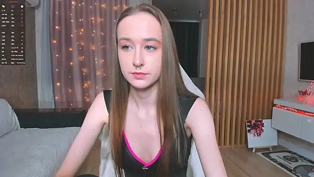 Snapshot of Sweett_Monica chatting on 03/14/25, 05:13 Sweett Monica online show from 03/14/25, 05:13
