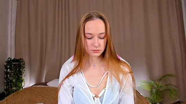 Snapshot of Sweett_Monica chatting on 09/30/25, 12:04 Sweett Monica online show from 09/30/25, 12:04