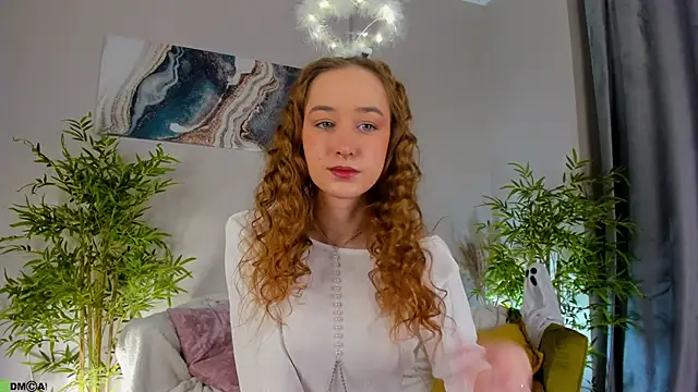 Snapshot of Sweett_Monica chatting on 10/31/25, 12:55 Sweett Monica online show from 10/31/25, 12:55