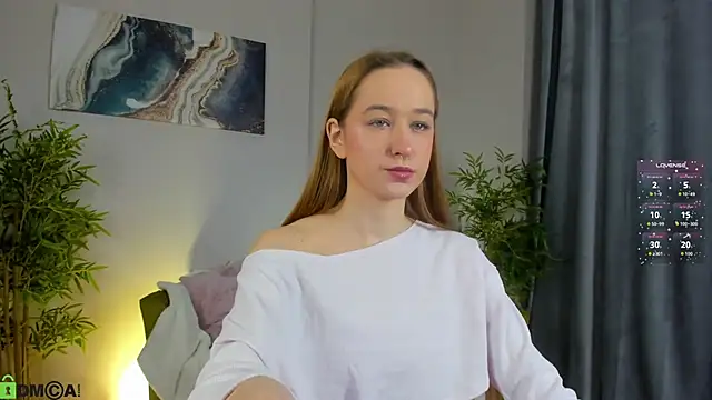 Snapshot of Sweett_Monica chatting on 11/23/25, 01:05 Sweett Monica online show from 11/23/25, 01:05