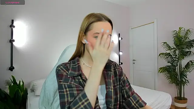 Sweett Monica online show from 03/19/26, 12:58