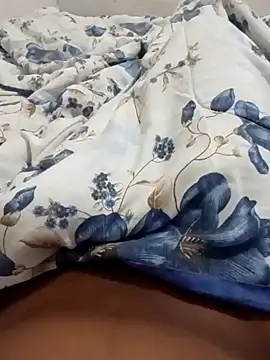 Snapshot of karolgree chatting on 10/10/25, 02:10 karolgree online show from 10/10/25, 02:10