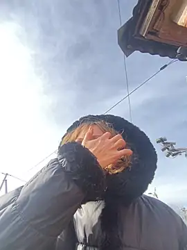 Snapshot of Anita-Smith chatting on 10/28/25, 09:24 Anita-Smith online show from 10/28/25, 09:24