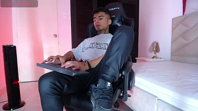 JuanCamiilo 66 online show from 01/24/25, 04:59