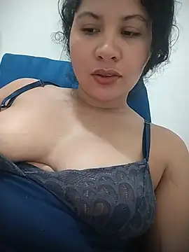Snapshot of Yara0k chatting on 06/20/26, 11:40 Yara0k online show from 06/20/26, 11:40