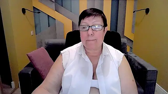 Snapshot of BarbaraTurners chatting on 02/13/25, 12:24 BarbaraTurners online show from 02/13/25, 12:24