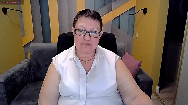 Snapshot of BarbaraTurners chatting on 03/07/25, 09:48 BarbaraTurners online show from 03/07/25, 09:48