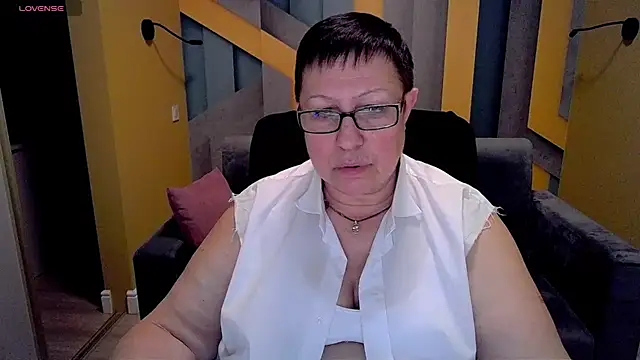 Snapshot of BarbaraTurners chatting on 03/11/25, 12:54 BarbaraTurners online show from 03/11/25, 12:54