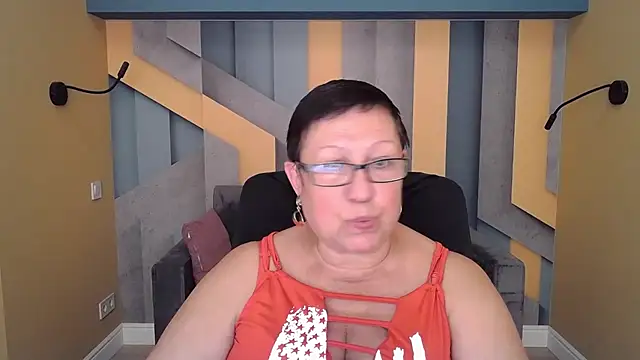 Snapshot of BarbaraTurners chatting on 10/03/25, 06:16 BarbaraTurners online show from 10/03/25, 06:16