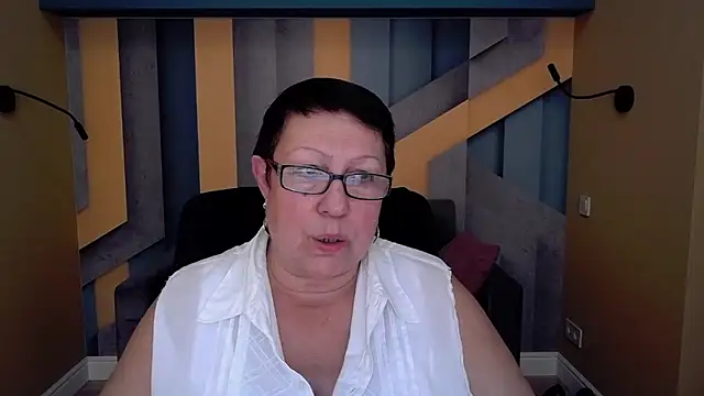 Snapshot of BarbaraTurners chatting on 10/13/25, 06:52 BarbaraTurners online show from 10/13/25, 06:52