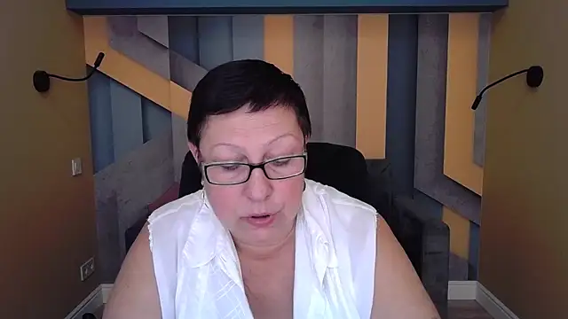 Snapshot of BarbaraTurners chatting on 10/15/25, 06:30 BarbaraTurners online show from 10/15/25, 06:30