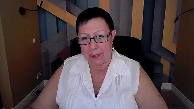 Snapshot of BarbaraTurners chatting on 10/27/25, 07:40 BarbaraTurners online show from 10/27/25, 07:40