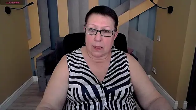 Snapshot of BarbaraTurners chatting on 11/24/25, 07:35 BarbaraTurners online show from 11/24/25, 07:35