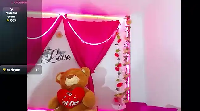 Snapshot of natashakissess chatting on 01/11/25, 06:44 natashakissess online show from 01/11/25, 06:44