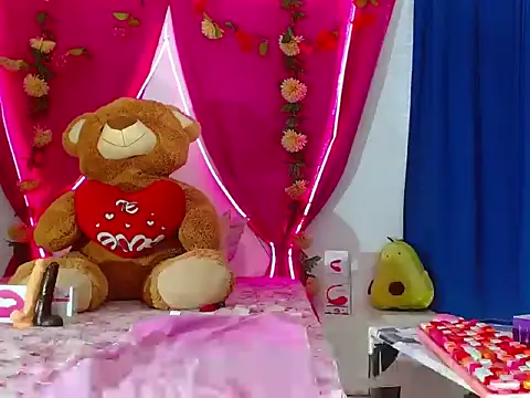 Snapshot of natashakissess chatting on 10/16/25, 03:57 natashakissess online show from 10/16/25, 03:57