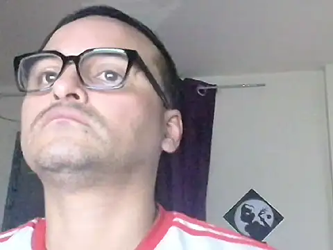 Snapshot of ClarkGiven chatting on 01/11/26, 07:57 ClarkGiven online show from 01/11/26, 07:57