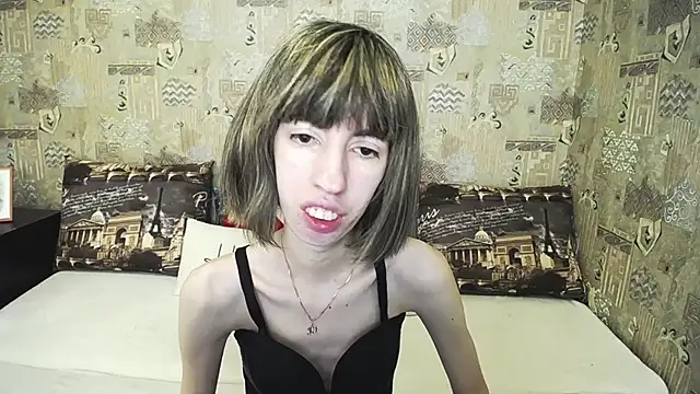 Snapshot of Unusual_G chatting on 06/22/26, 05:37 Unusual G online show from 06/22/26, 05:37