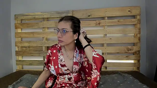 bulma bambina  online show from 11/29/25, 12:19