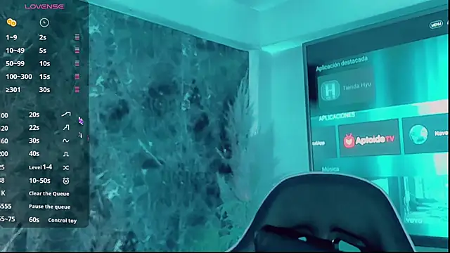 Emmaa Saenz  online show from 11/17/25, 08:47