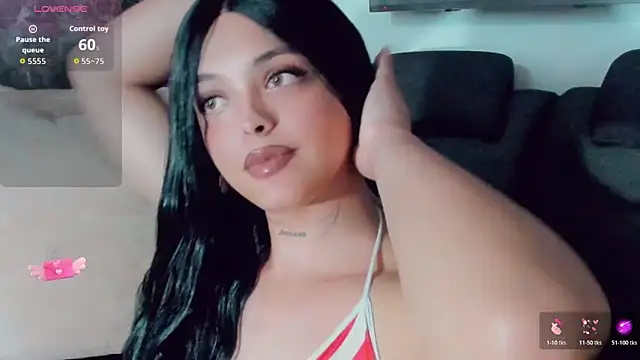 Emmaa Saenz  online show from 06/17/26, 11:49